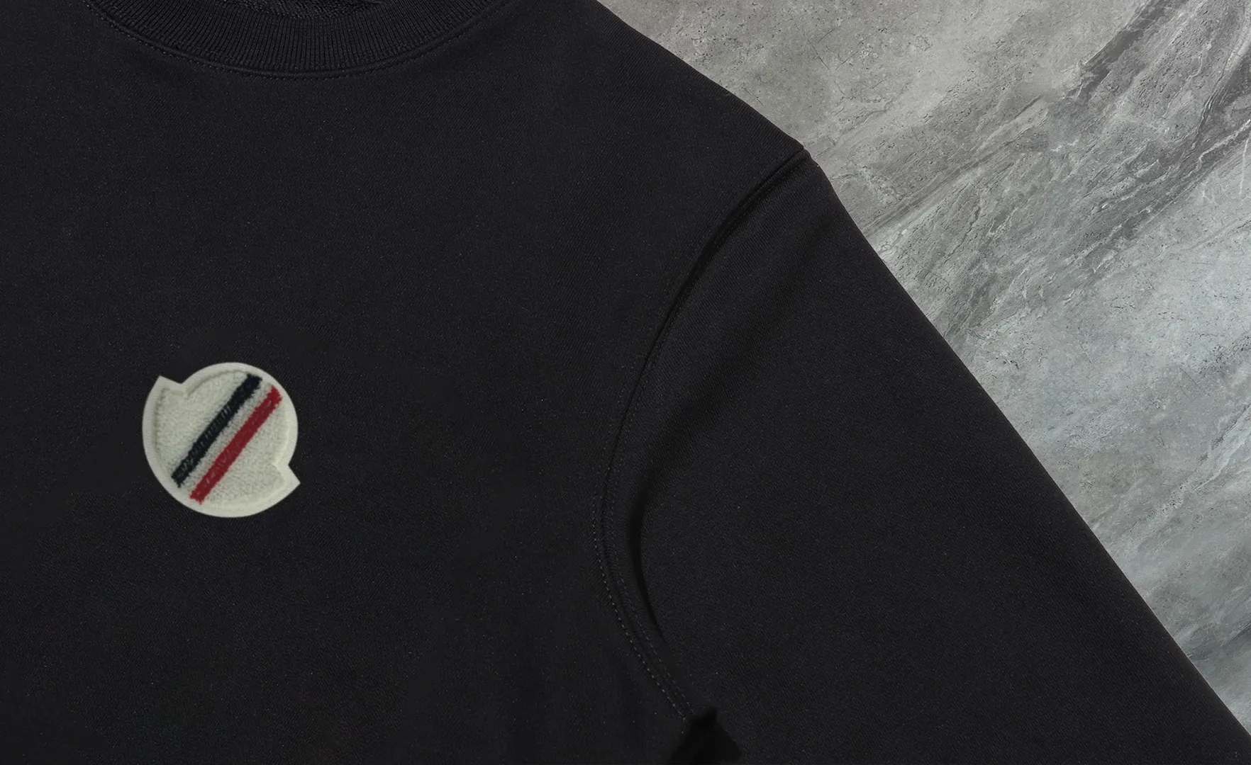 〖 𝐌𝐎𝐍𝐂𝐋𝐄𝐑~ 〗 440g ， 😎 ， ， Factory 2025 T ， ， Premium LOGO， Same Style ：Black White Size：S M L XL 2XL